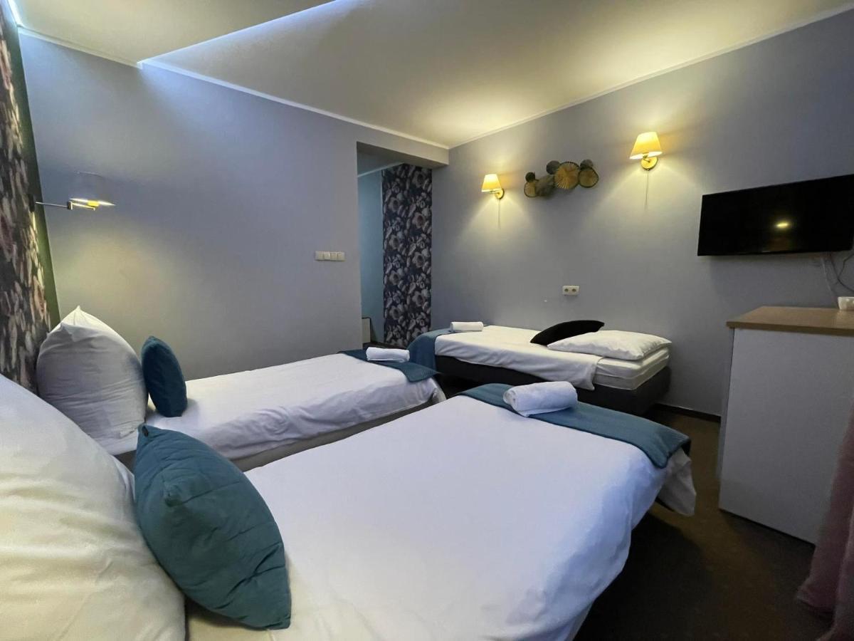 Rynek 14 & Restaurant Bed & Breakfast อีนอวรอตสวาฟ ภายนอก รูปภาพ
