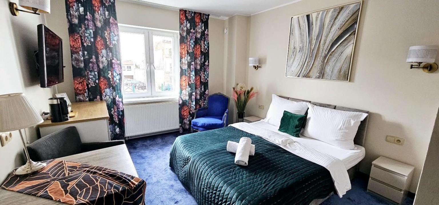 Rynek 14 & Restaurant Bed & Breakfast อีนอวรอตสวาฟ ภายนอก รูปภาพ